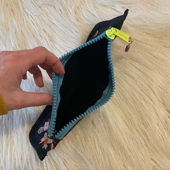 Herschel Repurpose Floral Binder Case - Picture 11 of 14